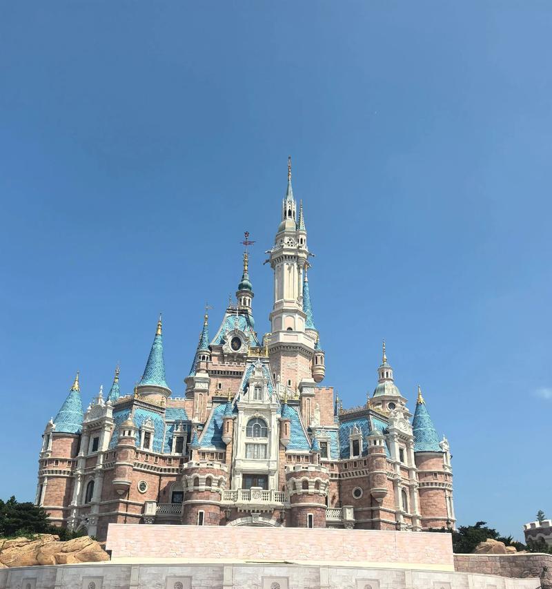 《探索迪士尼魔法城堡的游戏攻略》（全面解密迪士尼魔法城堡，助你快速成为顶级玩家！）