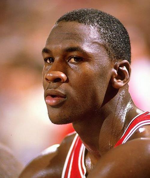 揭秘变态魔术师的出装攻略（如何成为一名令人瞠目结舌的变态魔术师）