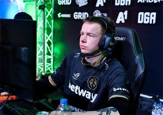 DOTA1剃刀出装攻略（一位无尽能量的切割师——剃刀的最佳装备选择与技巧）