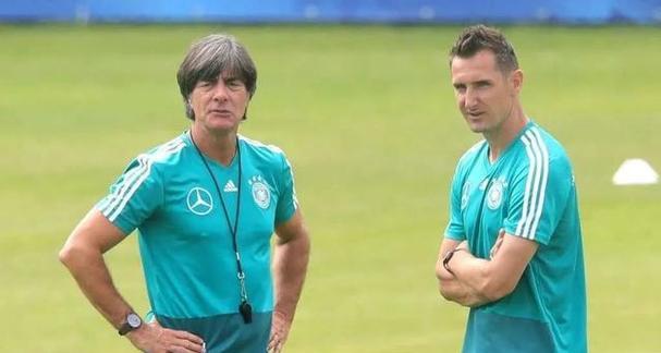 揭秘前锋无限冲刺攻略技能（打造无敌前锋！掌握冲刺技巧，成就巅峰之路）