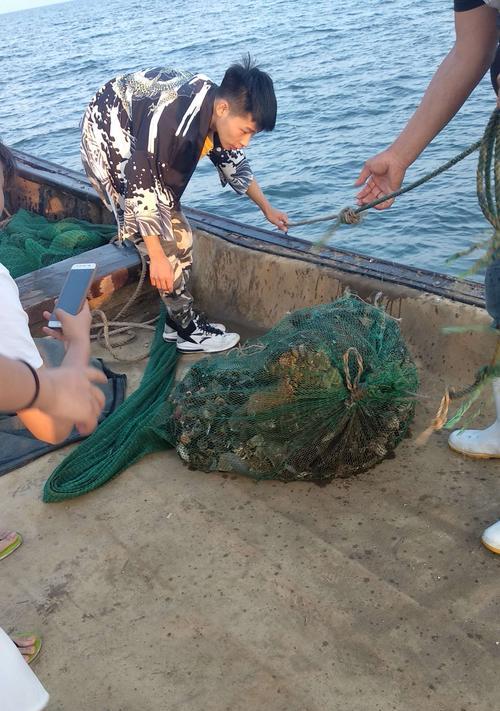南戴河赶海攻略（掌握关键技巧，让赶海之旅更加顺利）